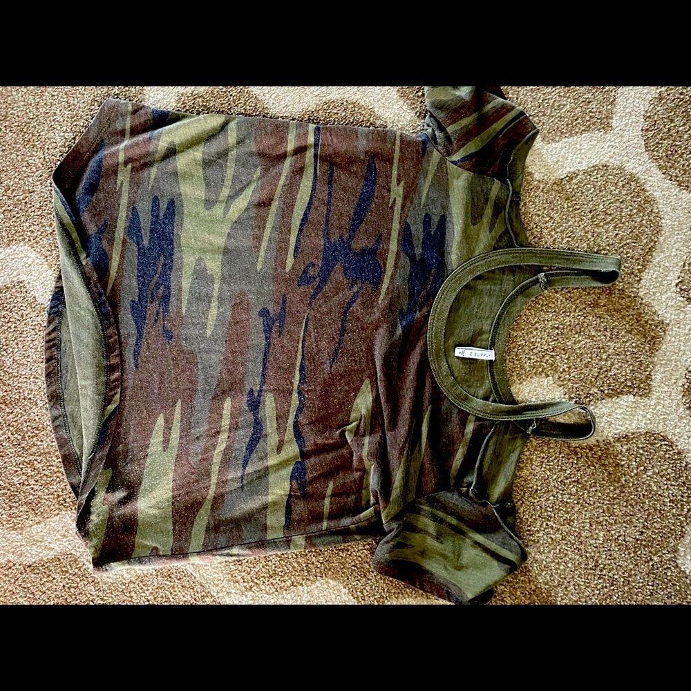 S Supply Cold shoulder top